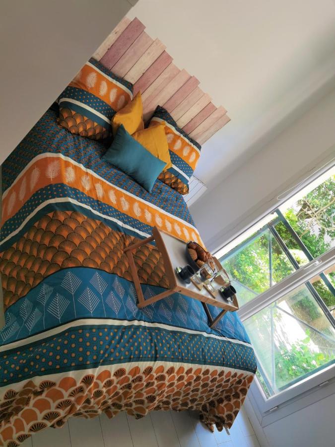Home Up Bezons Luaran gambar